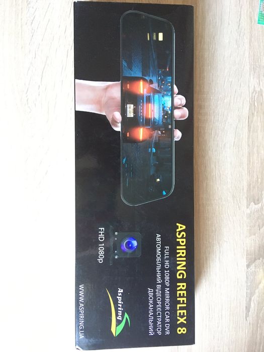 Видеорегистратор зеркало в идеальном состоянии