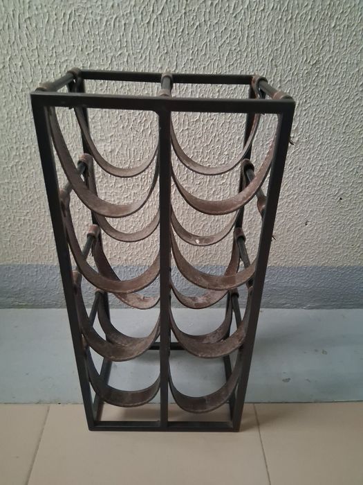 Garrafeira/Suporte para 8 garrafas