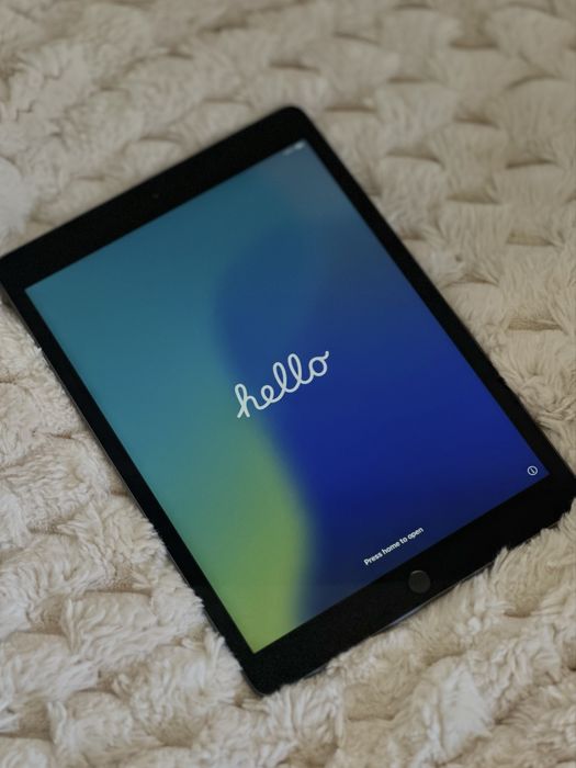 Ipad (8th gen) 128gb + Apple Pencil (1st gen)