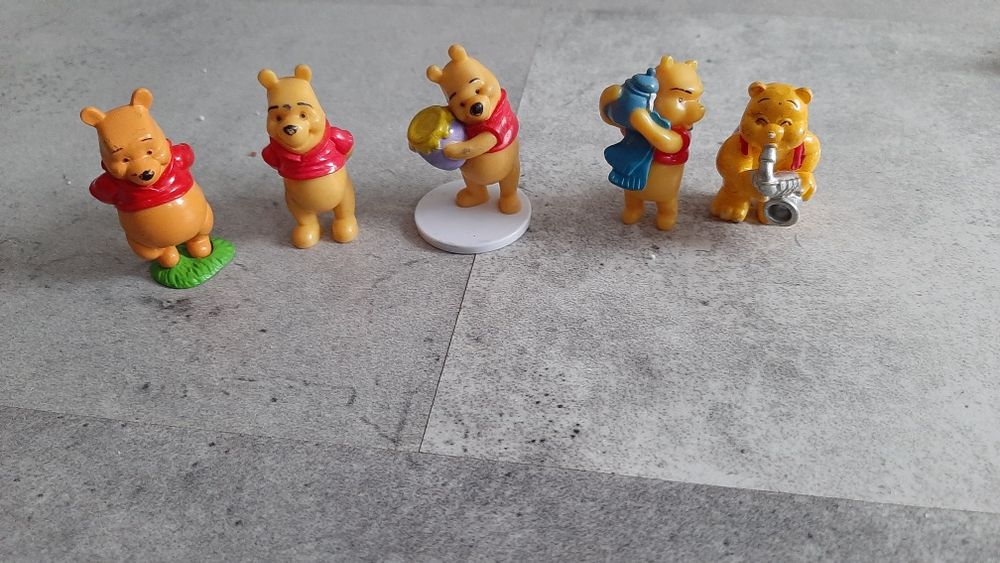 Jajka niespodzianki figurki Kinder suprise misie  Haribo puchatek
