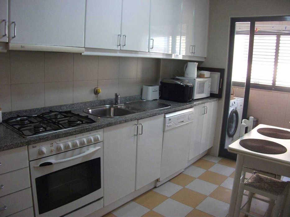 Apartamento T2 (junto ao rio Douro - Porto)