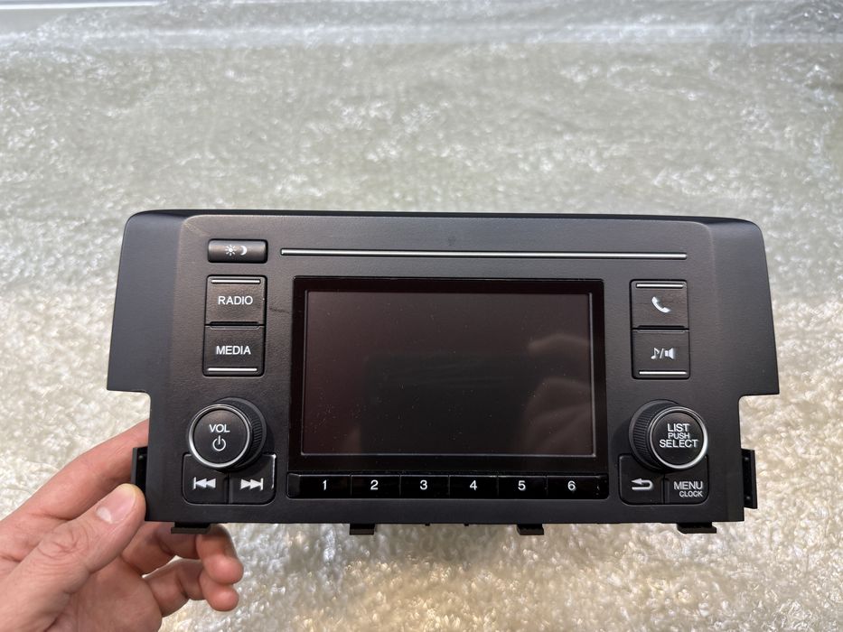 Магнітола Honda Civic 10 покоління та камера заднього виду