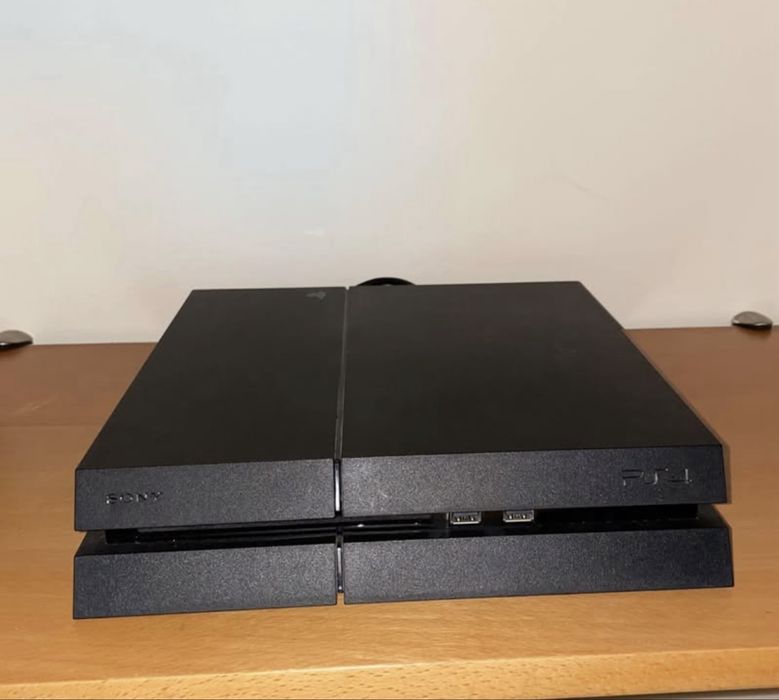 Playstation 4 slim