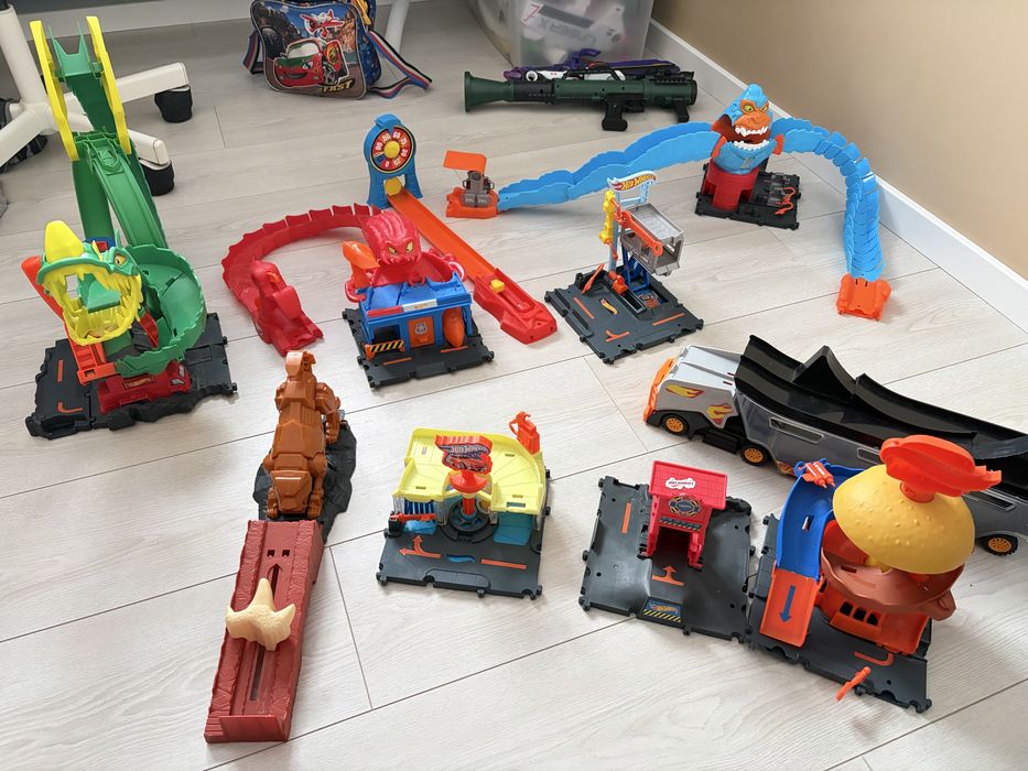Продам треки Hotwheels