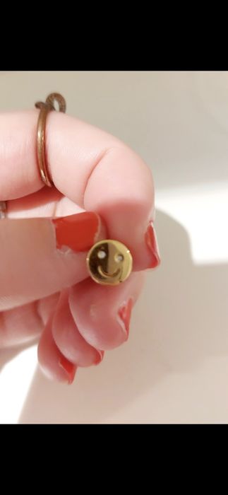 Brinco Olivia Burton com smile