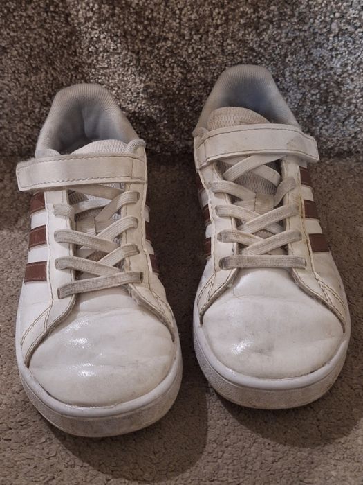 Sapatilhas de menina, Adidas