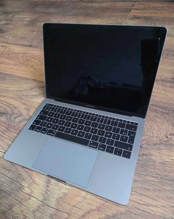 MacBook Pro 13,1 2016