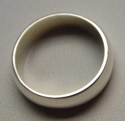 Srebrna półokrągła obrączka R.11. 5,7 mm.
