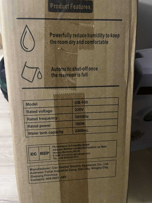 Nowoczesny osuszacz powietrza z wyświetlaczem LCD