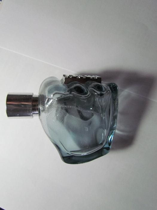 frasco de perfume vazio64861770996739123