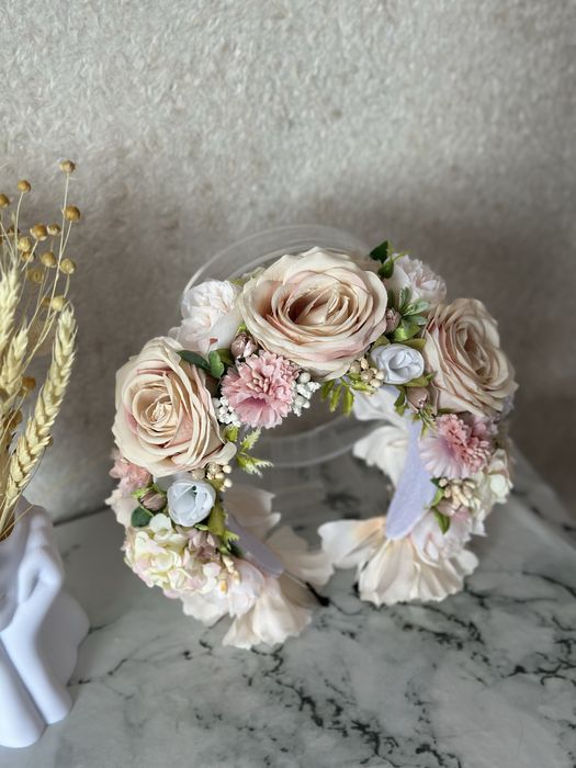 Внаявності,Український віночок зі стрічками,