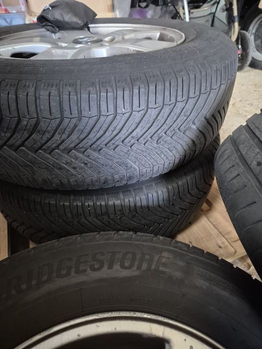 Jantes R15 e pneus para Volvo