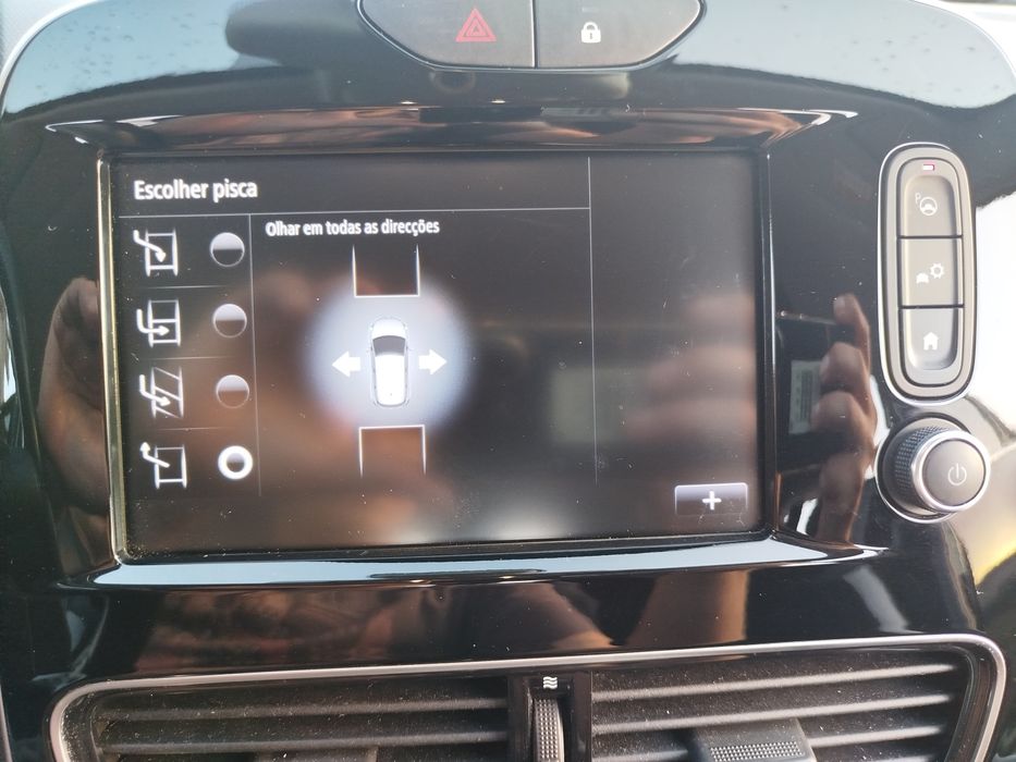 Renault Clio Sport Tourer BOSE edition - ler texto