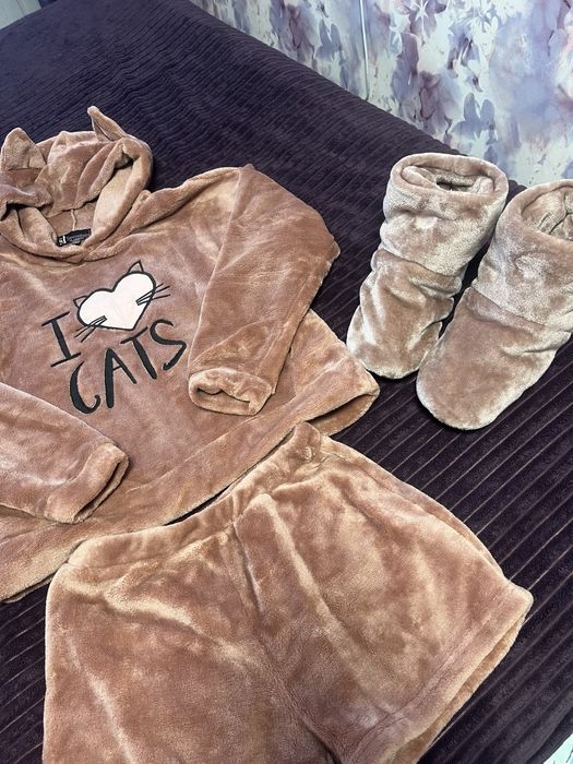 Піжама жіноча розмір S .