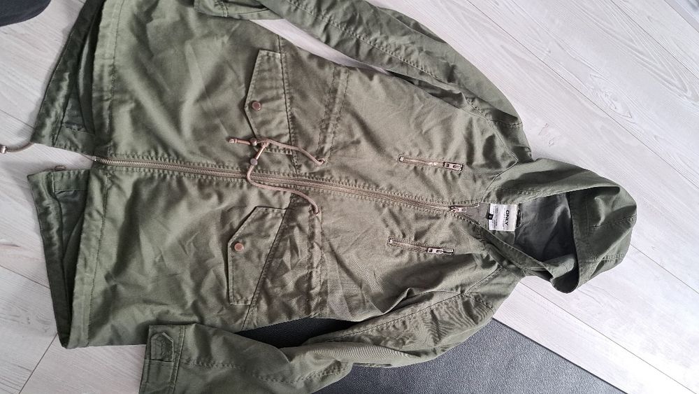Plaszcz kurtka jesień wiosna only khaki M 38