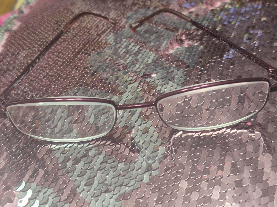 Piękne oprawki okularowe kolor burgund