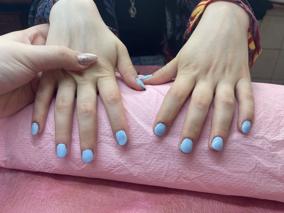 Zapraszam na paznokcie hybrydowe