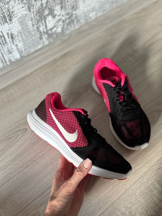Жіночі кросівки Nike р.39