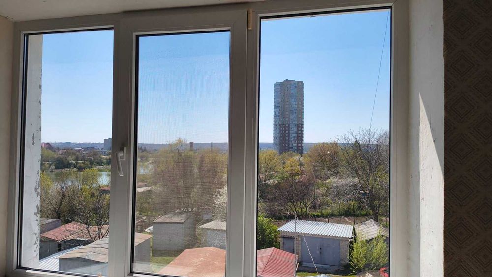 Продам 3 квартиру на  Алексеевке ул. Алексеевская кирпичный дом газ 70 метров