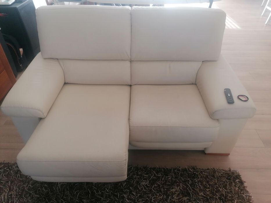 Dois sofás em bom estado