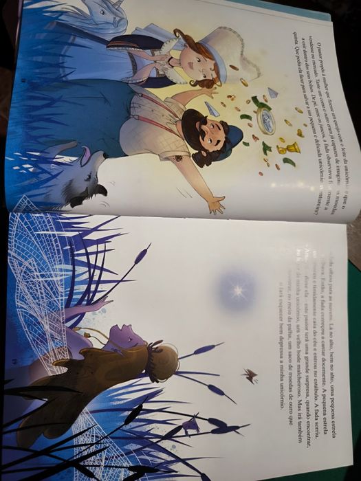 Livro Histórias de Princesas e unicórnios