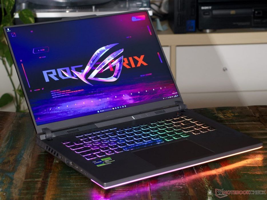 Asus ROG Strix G16 (G614JV-N3442)