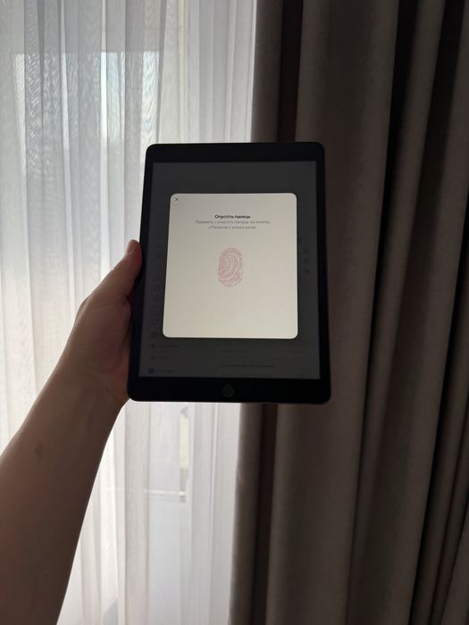 Продаю iPad 9 на 64 ГБ, версія Wi-Fi.