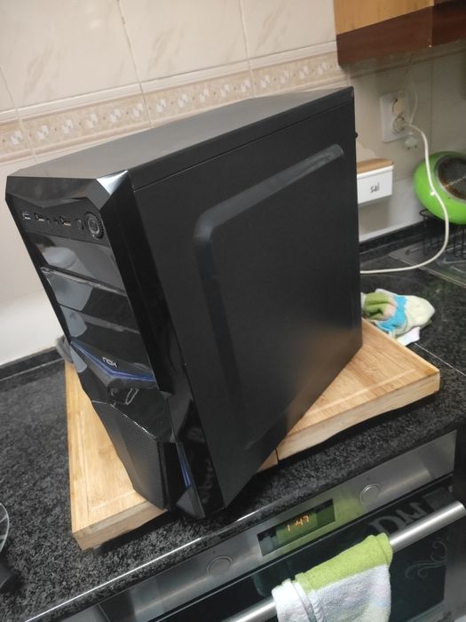 Caixa de PC box  preta