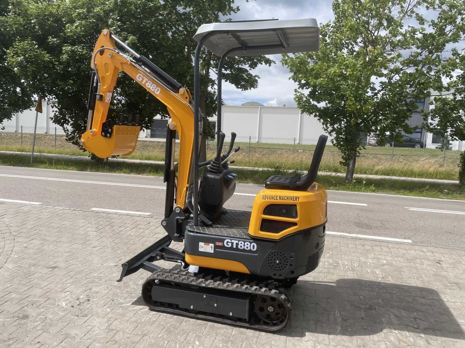 Minikoparka Advance Machinery GT880, skrętne ramię, silnik KOOP Gunter Grossmann