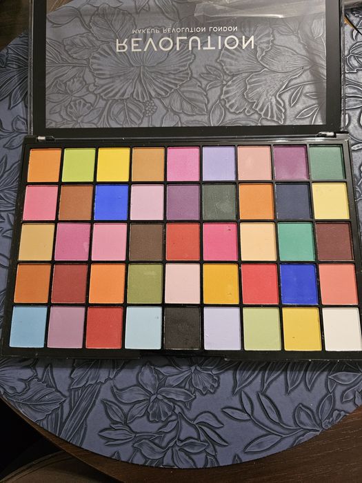 Paletka cieni Revolution