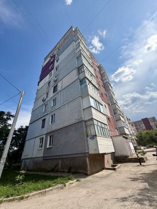 Продаж 3-кімнатної квартири вул.Кропивницького 7/9 поверх АГО