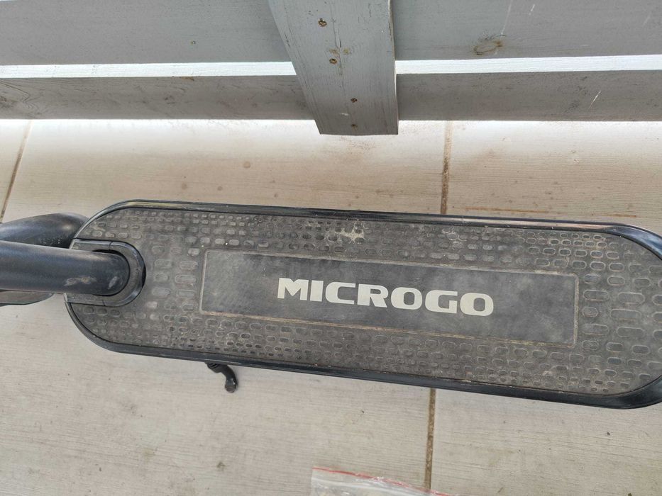 Hulajnoga elektryczna MICROGO M8 czarna ładowarka