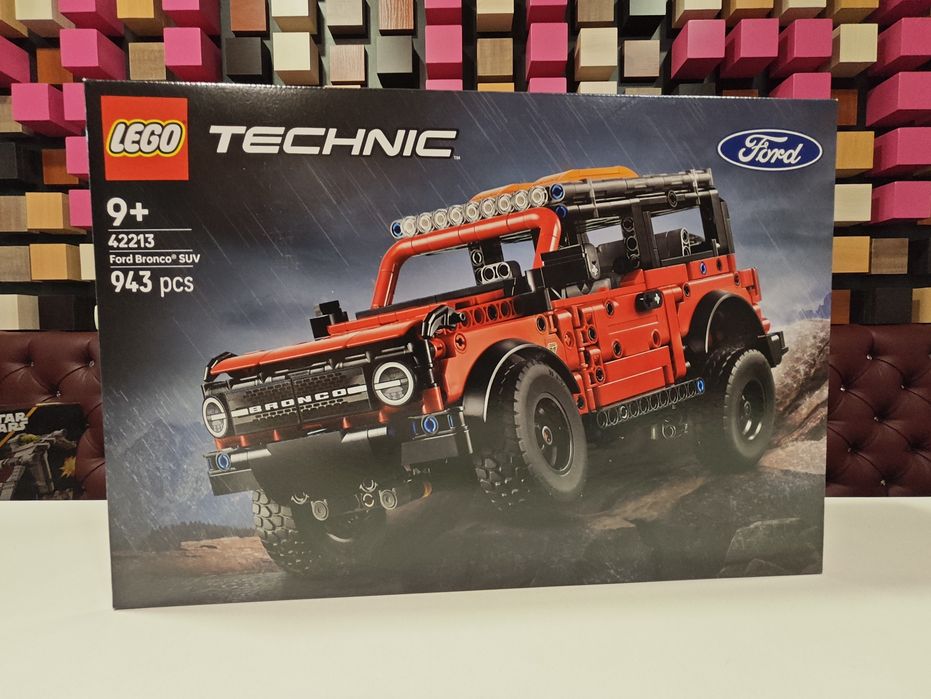 Конструктор LEGO Technic 42213 Позашляховик Ford Bronco (943