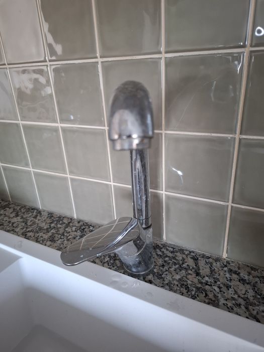 Vende-se pedra mármore, lava loiça torneira etc