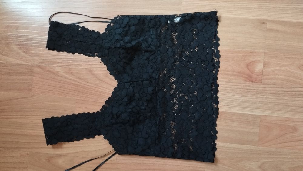 Топ жіночий.        .