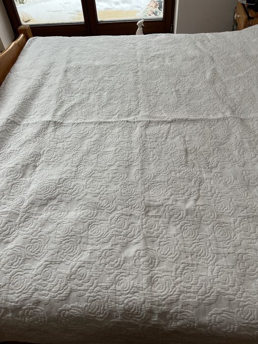 Cudna portugalsa narzuta na łóżko shabby chic