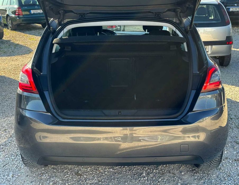 Peugeot 308 1.5 BlueHDi- Garantia Incluída