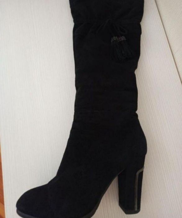 Чоботи жіночі       .