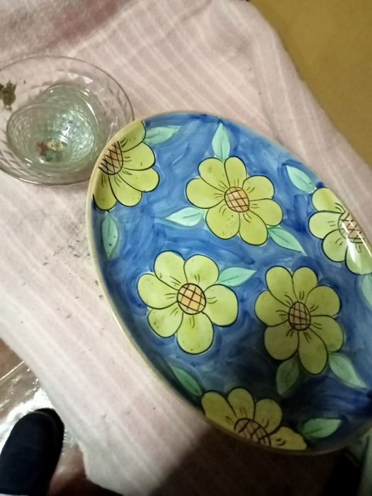 Pratos e travessas,para uso e também decorar.