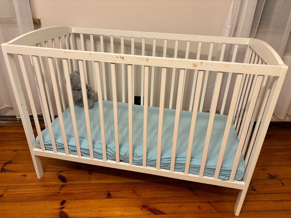 Łóżeczko dziecięce białe