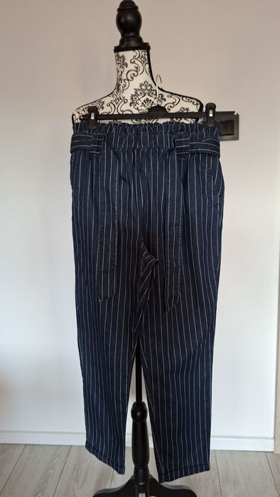 Spodnie kolor jeans w paseczki