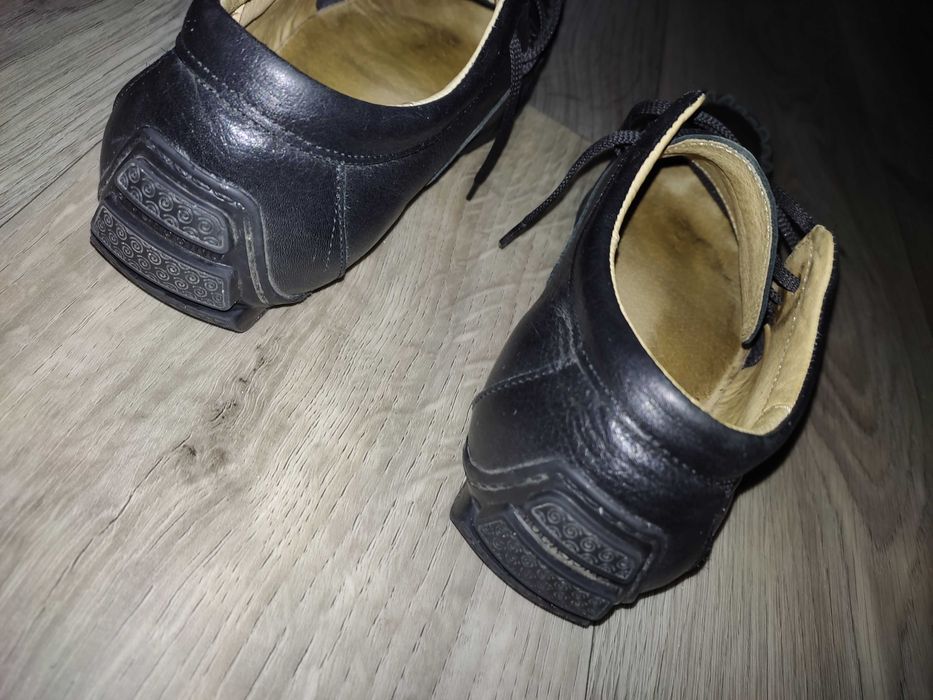 Продам мужские кожаные туфли