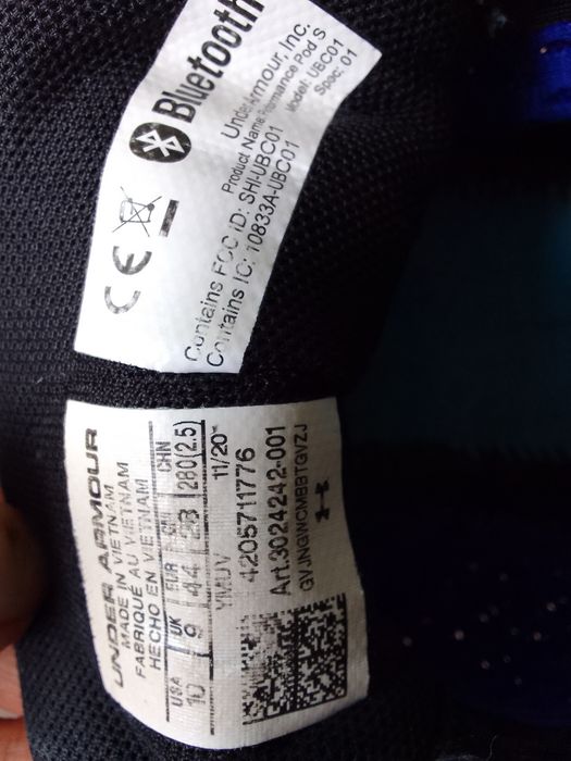 Кросівки UNDER ARMOUR    44  розмір