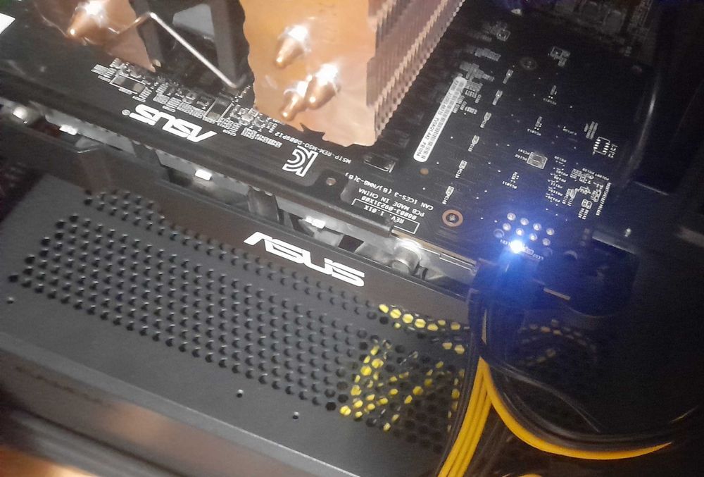 ASUS Dual Radeon RX 580 OC 8GB  В ідеалі