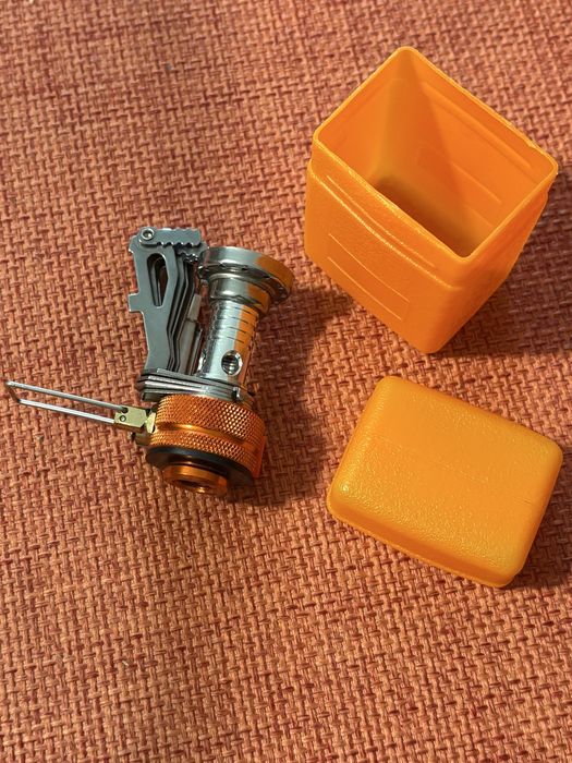 Fogareiro Mini Camping com Ferramenta Multifunções + Caixa – Muito Bom Estado | 20€