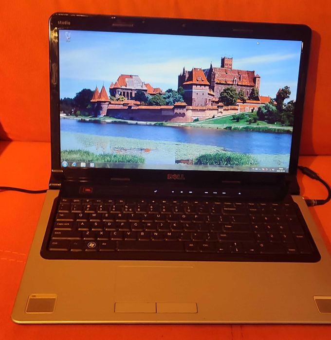 DELL Studio 1749 z oryginalnym Windows 7 Home Premium, procesor i5, 4GB RAM