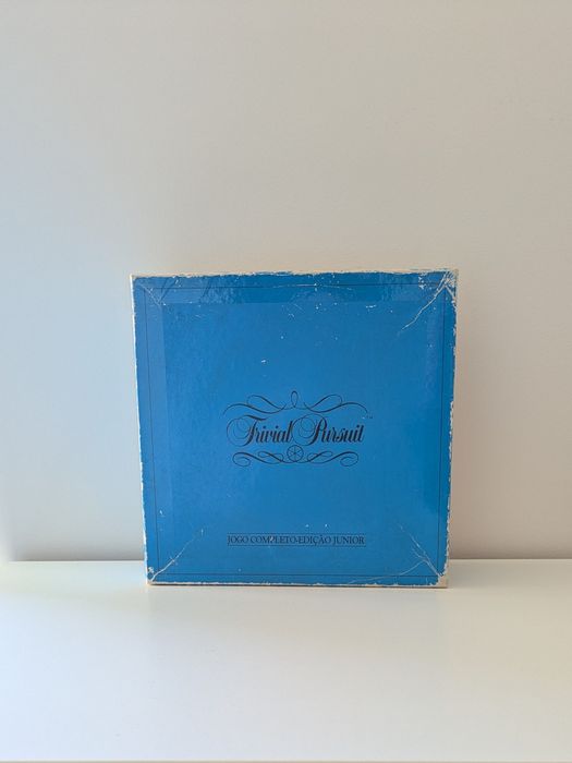 2 jogos de tabuleiro (Trivial Pursuit + Dicciopinta)