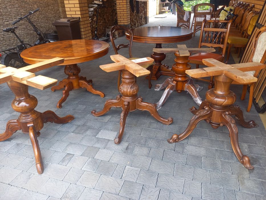 Столи та крісла. Італія.