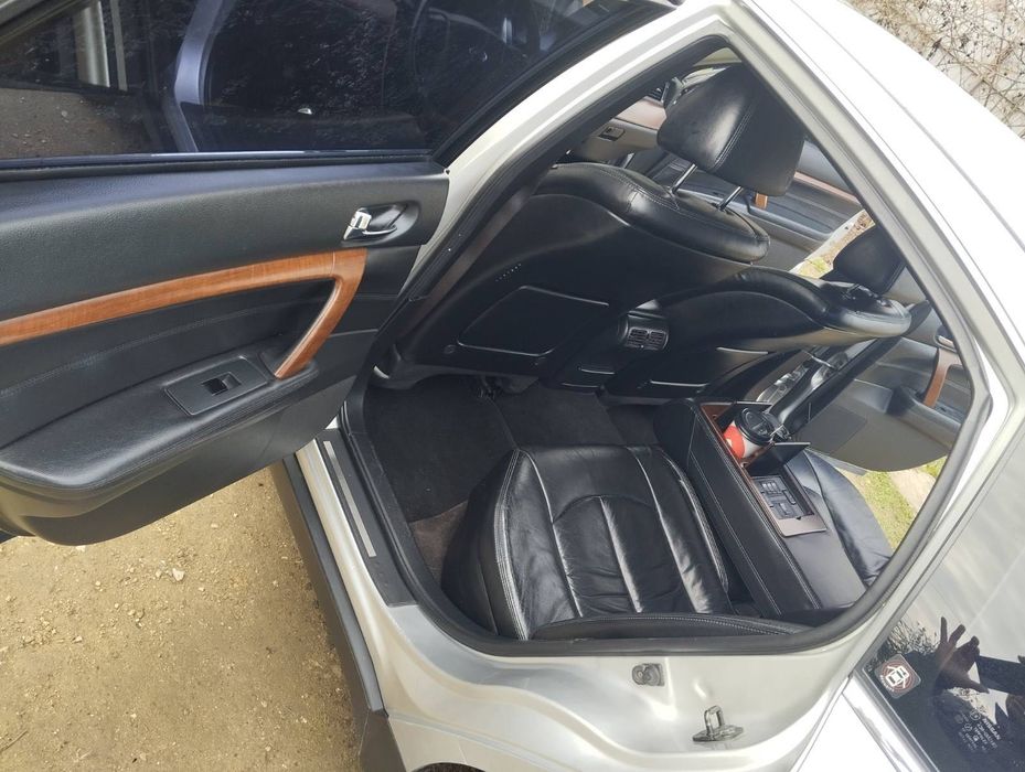 Продам срочно автомобиль