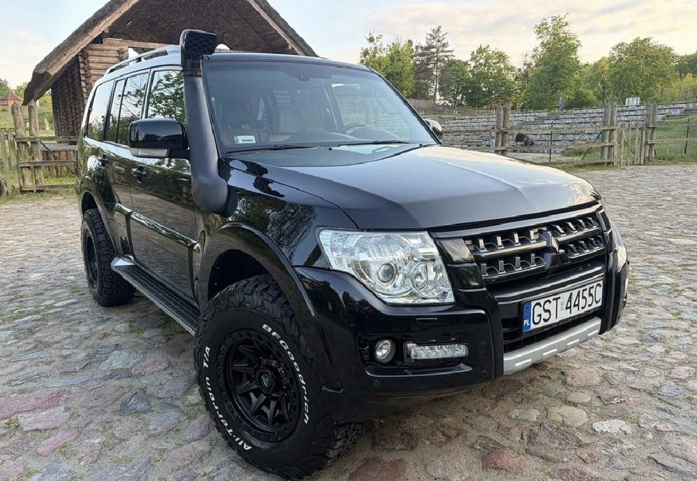 Продам Mitsubishi pajero 3,2 дизель